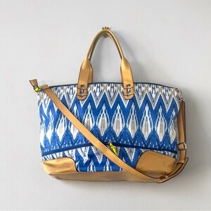 Stella and dot expandable travel tote Blue and green Southwestern Aztec